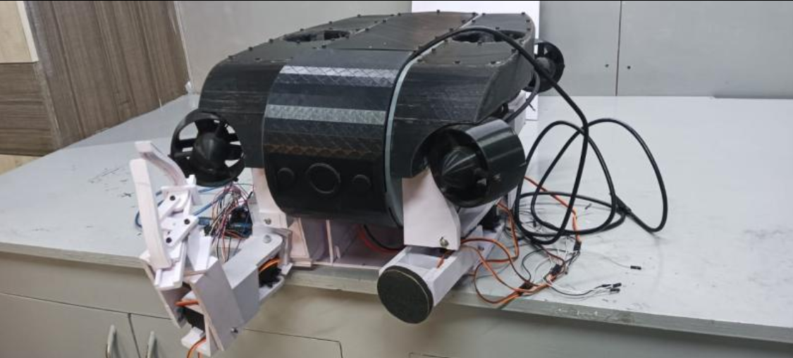 Oceanus: Underwater Robot